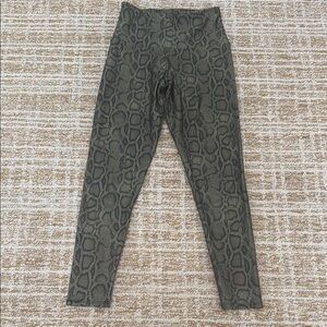 Women's Onzie Green Snakeskin Print Womens Leggings